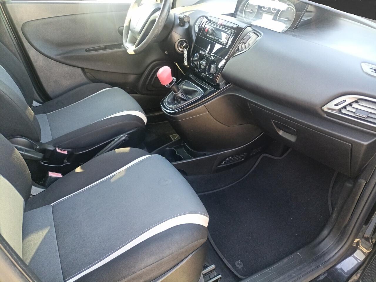 Lancia Ypsilon 1.2 69 CV 5 porte GPL Ecochic Gold