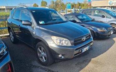 Toyota RAV 4 2.2 D-4D 4X4 Luxury INTROVABILE