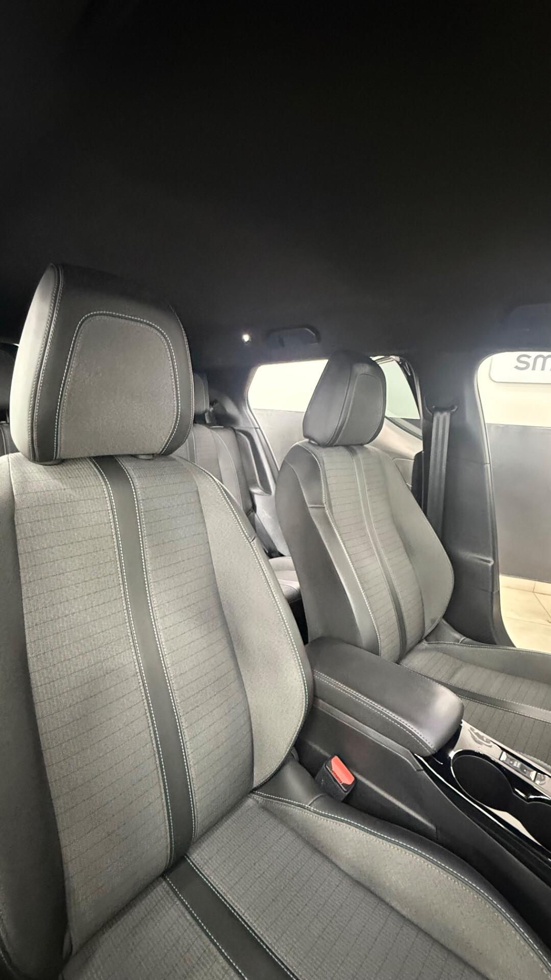 Peugeot 2008 BlueHDi 130 S&S EAT8 Allure