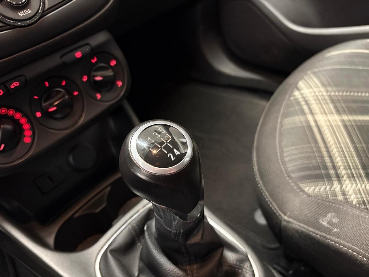 Opel Corsa 1.4 90CV GPL Tech 5 porte b-Color