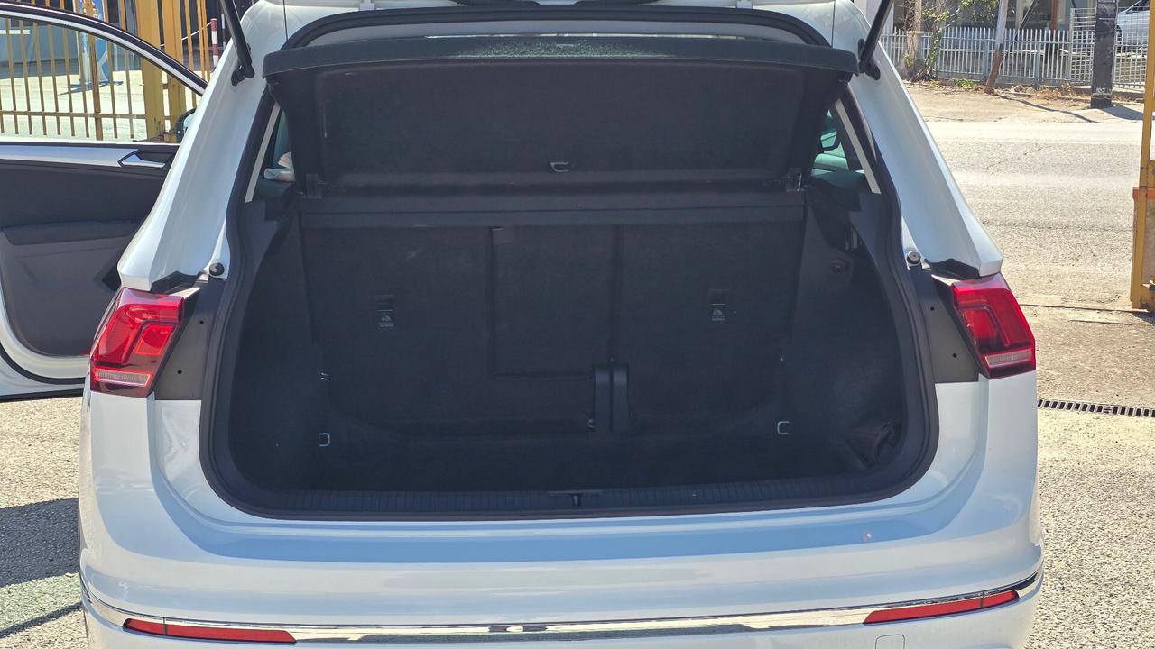 Volkswagen Tiguan 2.0 TDI 150 CV SCR DSG R-Line