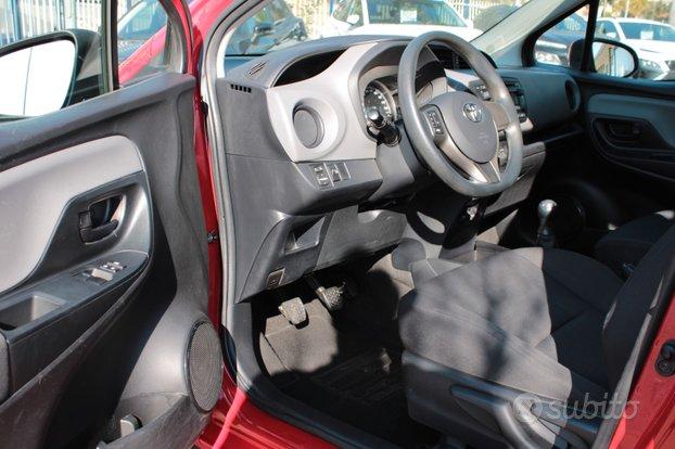 Toyota Yaris 1.0 5p. 69cv x neopatentati active