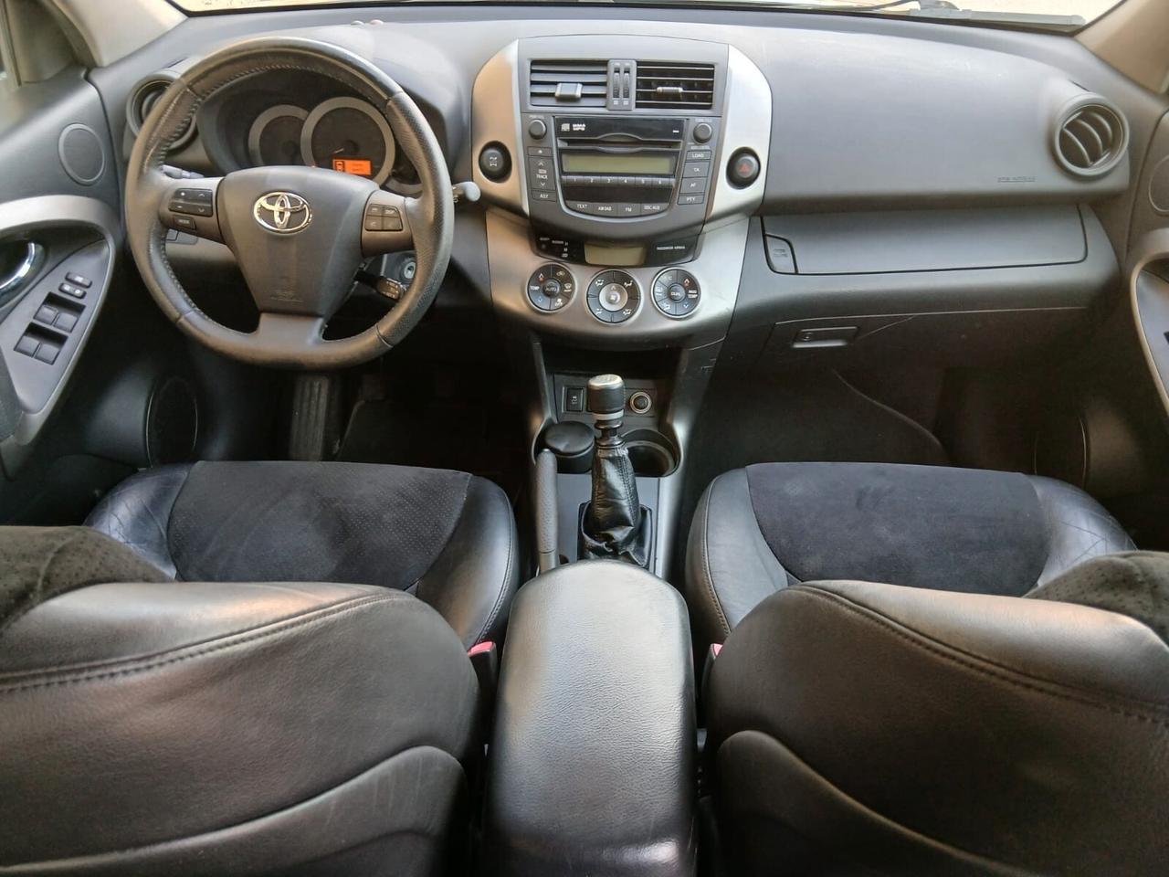 Toyota RAV 4 RAV4 Crossover 2.2 D-4D 150 CV DPF Exclusive