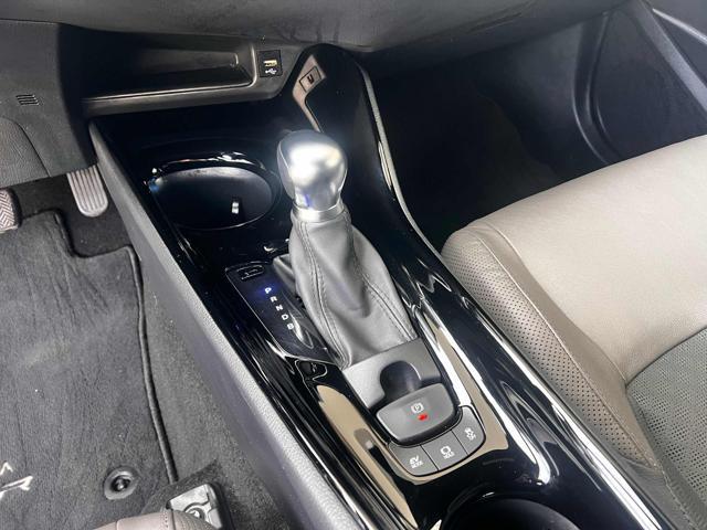 TOYOTA C-HR 2.0 Hybrid E-CVT Lounge