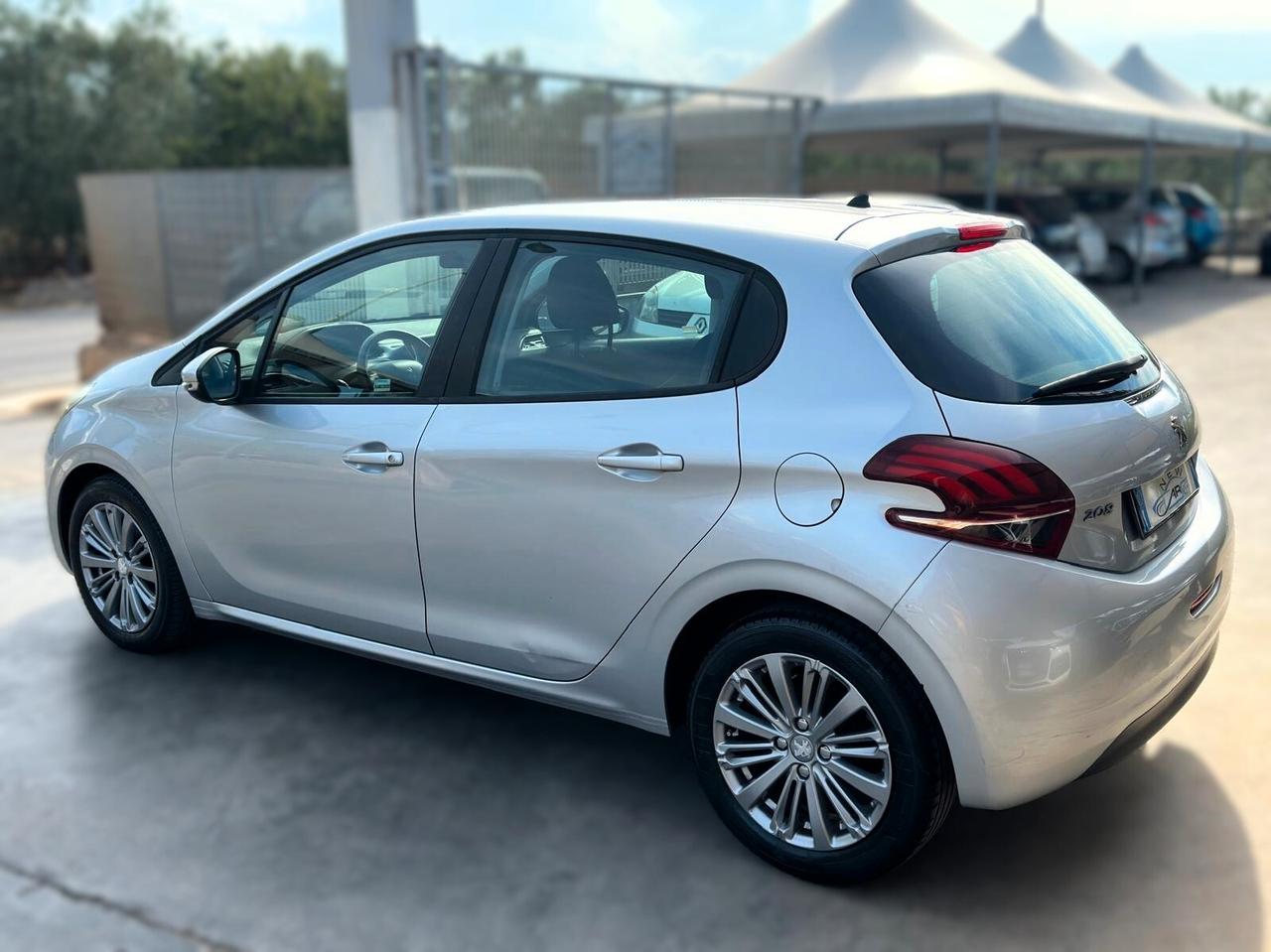 Peugeot 208 BlueHDi 75 5 porte Allure