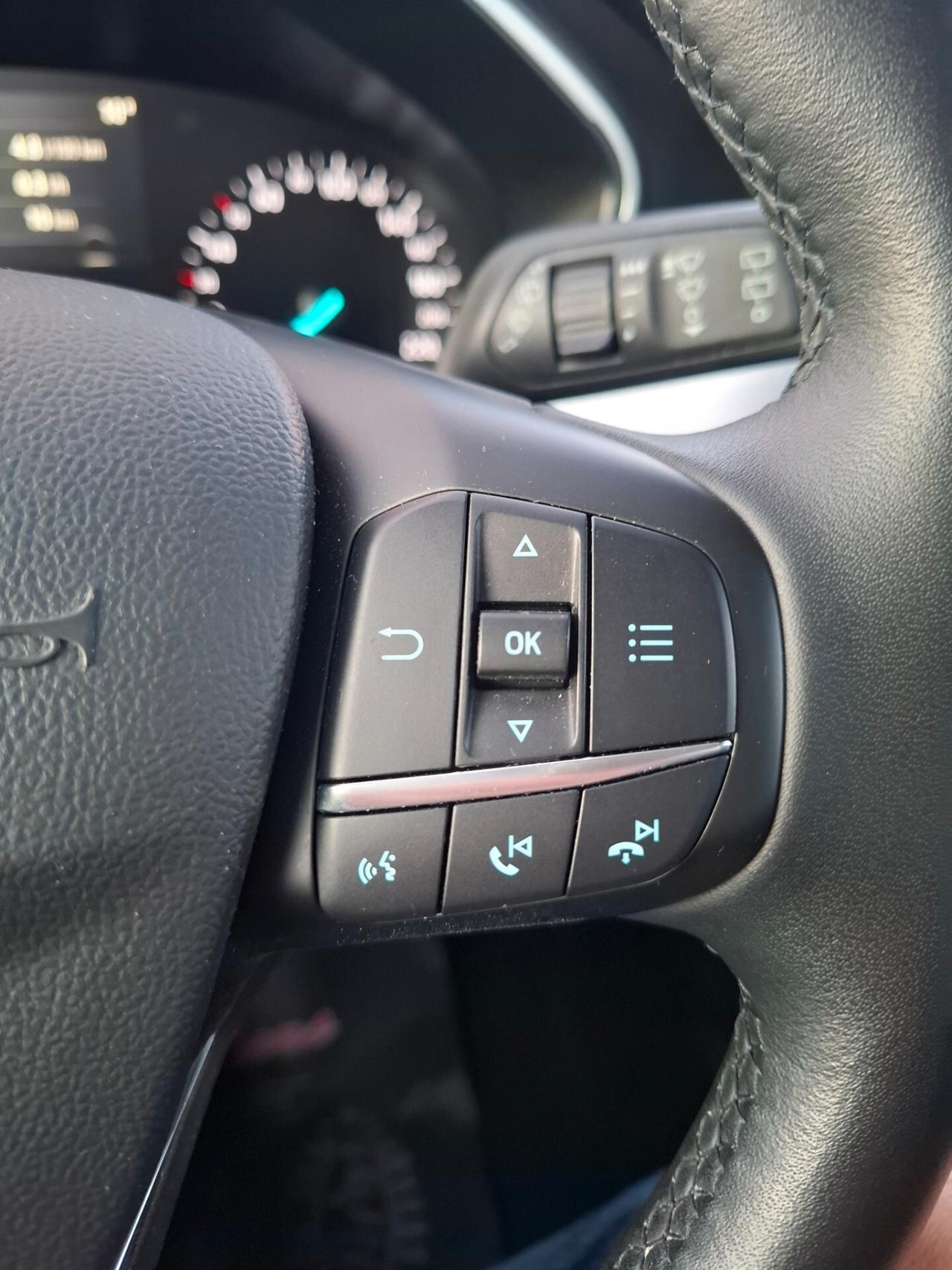 Ford Focus 1.5 TDCI 120cv SW *NAVY-LED-CAM*