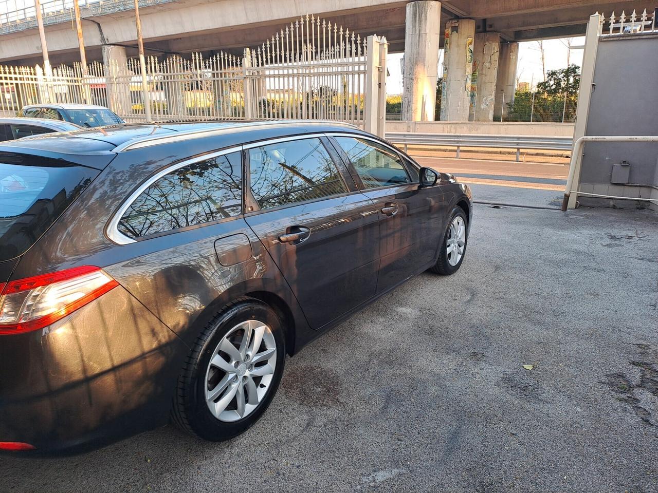 Peugeot 508 1.6 e-HDi 112CV cambio automatico e f1 S&S SW Ciel Business