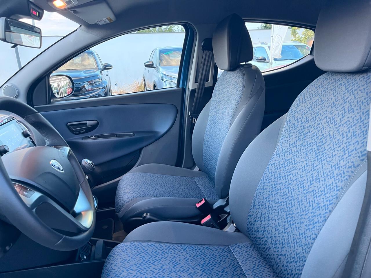 Lancia Ypsilon 1.0 FireFly 5 porte S&S Hybrid Gold