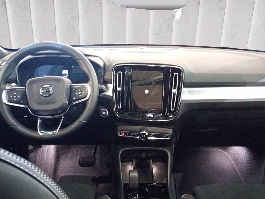 VOLVO XC40 2.0 b3 Ultra Black Edition auto del 2025
