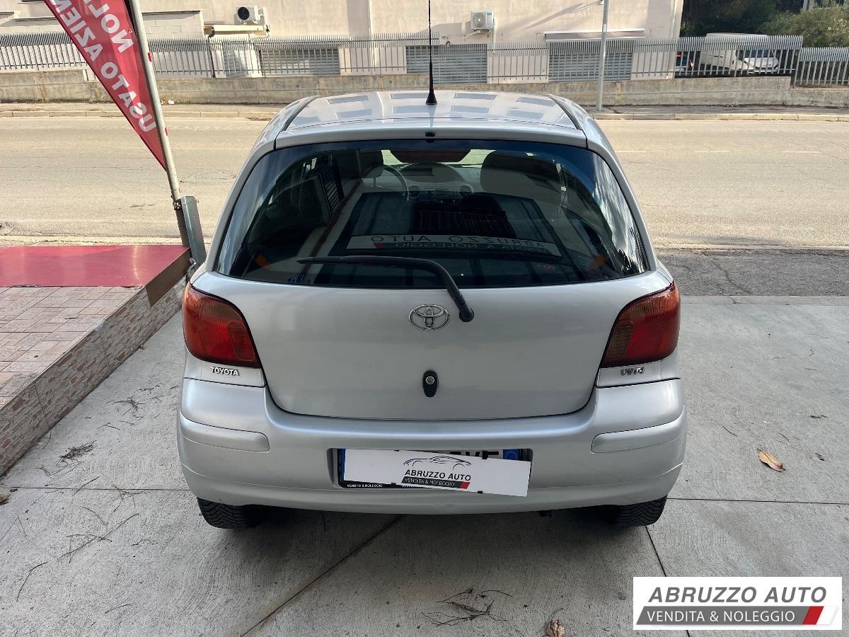 TOYOTA Yaris 1.0 5p. Sol KM 128.000