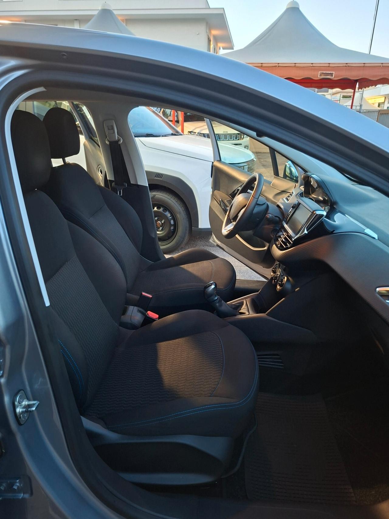 Peugeot 208 BlueHDi 100 S&S 5 porte Signature
