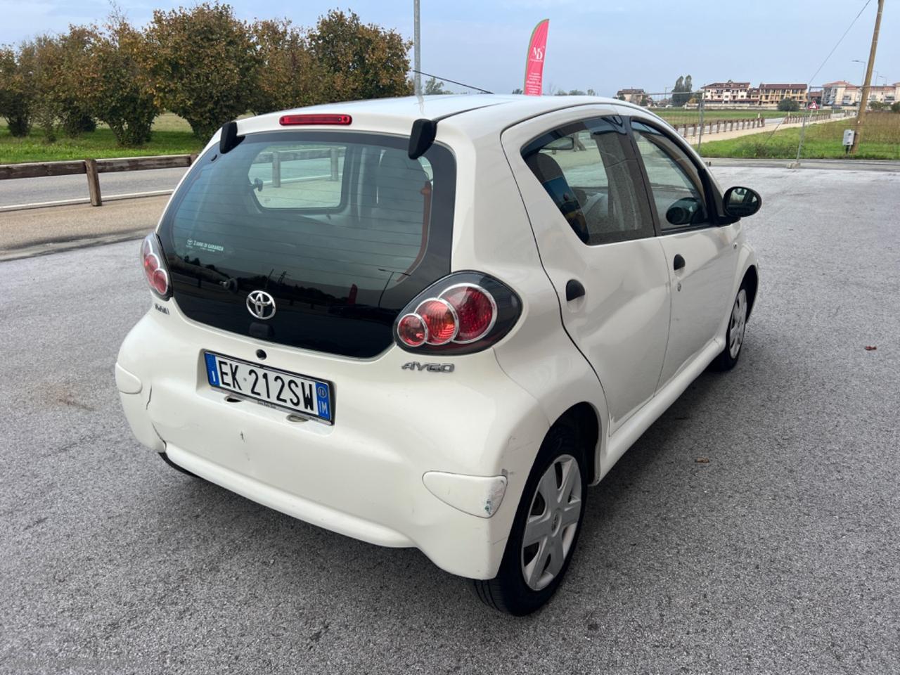 TOYOTA Aygo 1.0 VVT-i 5p. Sol Connect ADATTA PER NEOPATENTATI