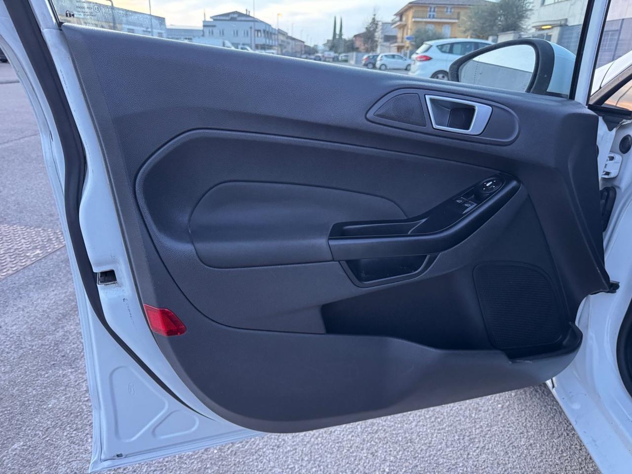 Ford Fiesta 1.5 TDCi Titanium GARANZIA 12 m