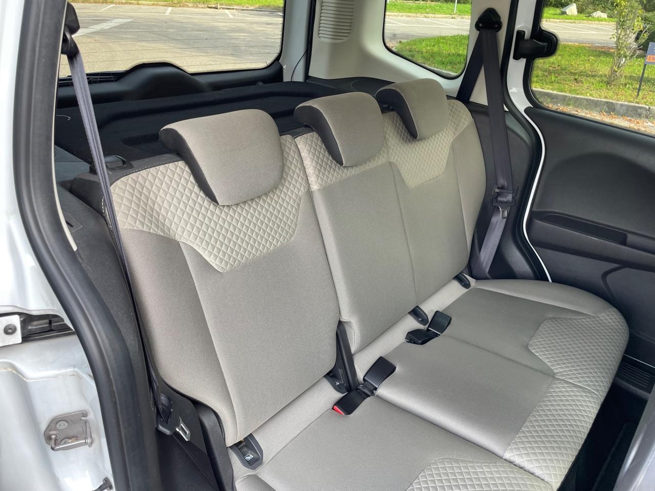 Ford Tourneo Courier 1.5 TDCI 100 CV Sport
