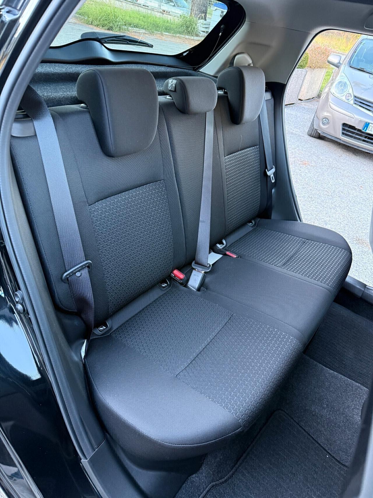 "UNA CHICCA" Suzuki Swift 1.2 Hybrid 4x4 AllGrip Top