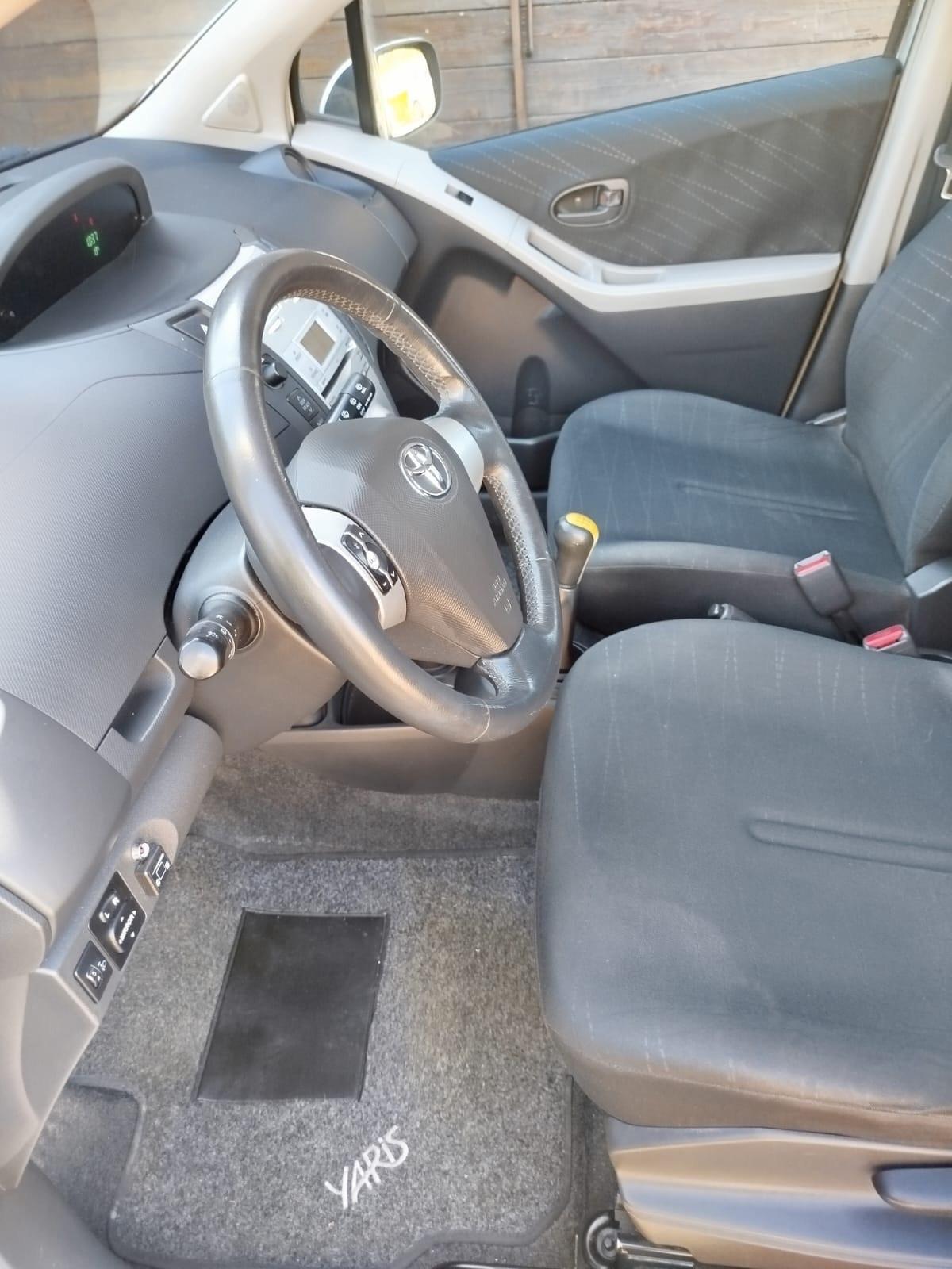 Toyota Yaris 1.3 5 porte CON GPL RINNOVATO FINO AL 2030