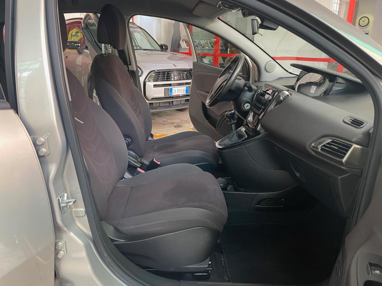 Lancia Ypsilon 1.2 69 CV 5 porte 30th Anniversary 49.000KM!!!