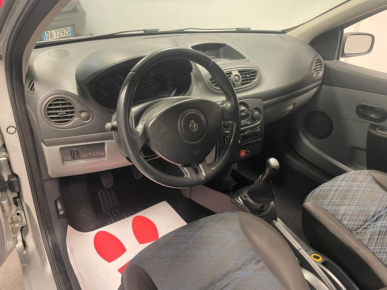 RENAULT CLIO OK NEOPATENTATI