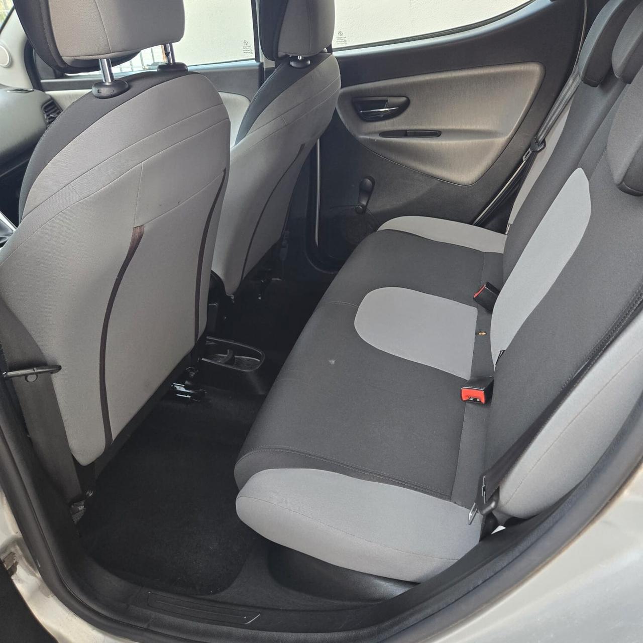 Lancia Ypsilon 1.3 MJT 16V 95 CV 5 porte S&S Silver