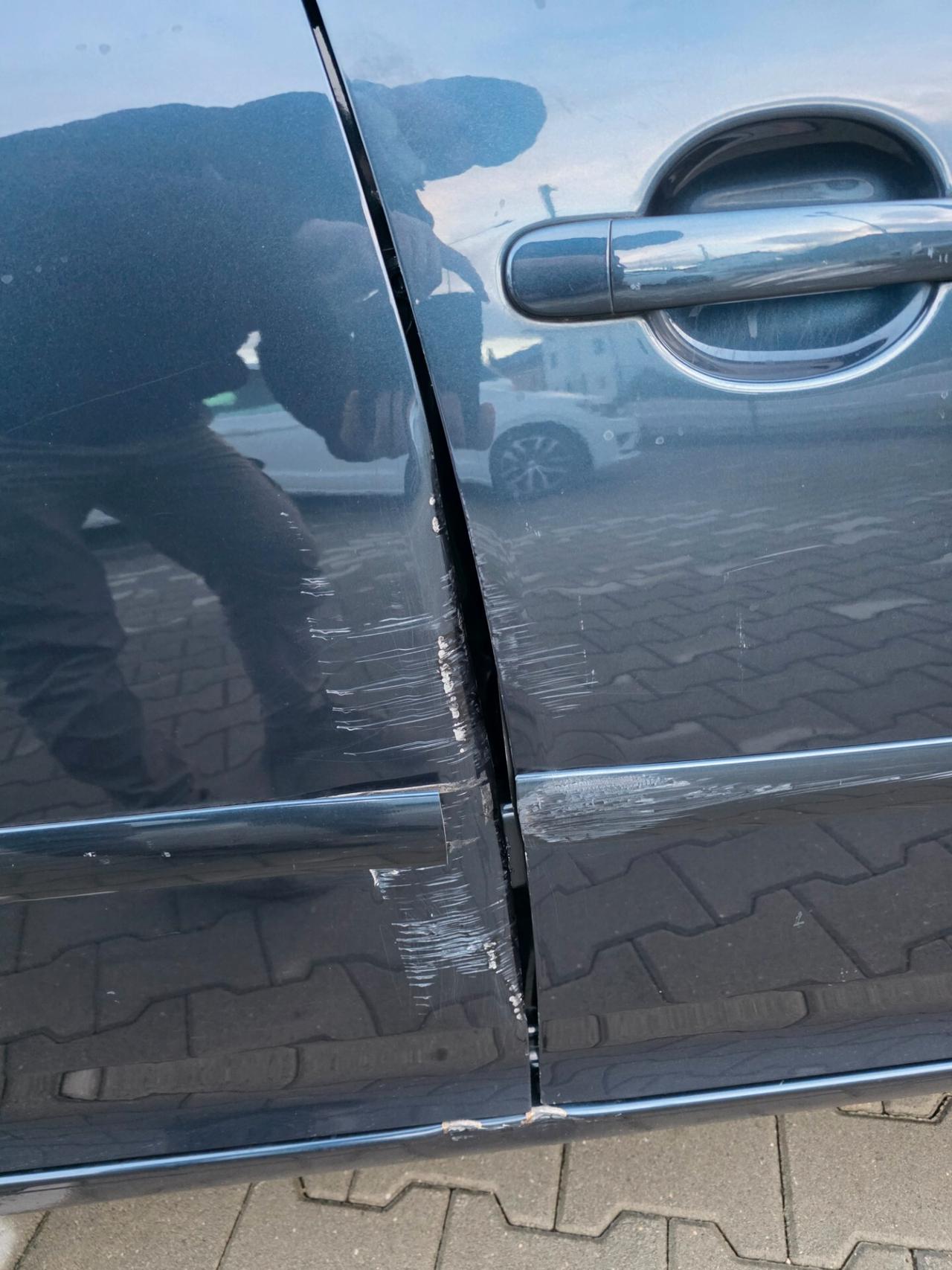 Volkswagen Golf 2.0 16V TDI 4x4 vista provata piaciuta