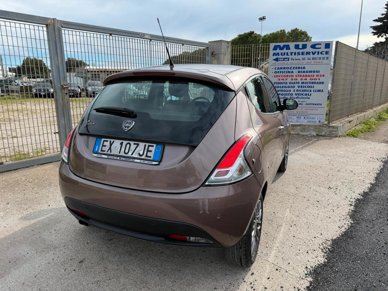 Lancia Ypsilon 1.2 BENZ - 69 CV - 5 porte