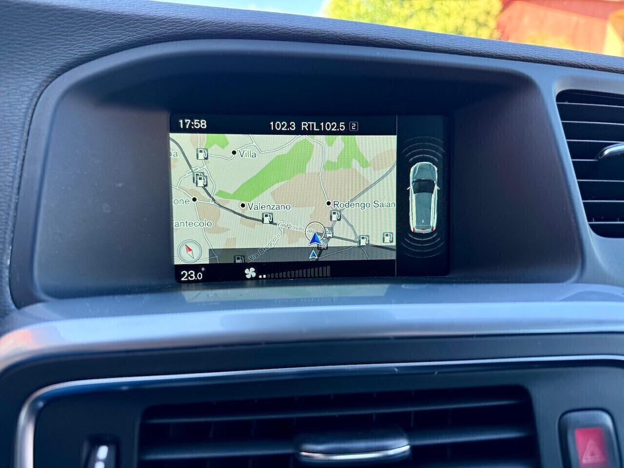 Volvo V60 Cross Country D4 Geartronic Business