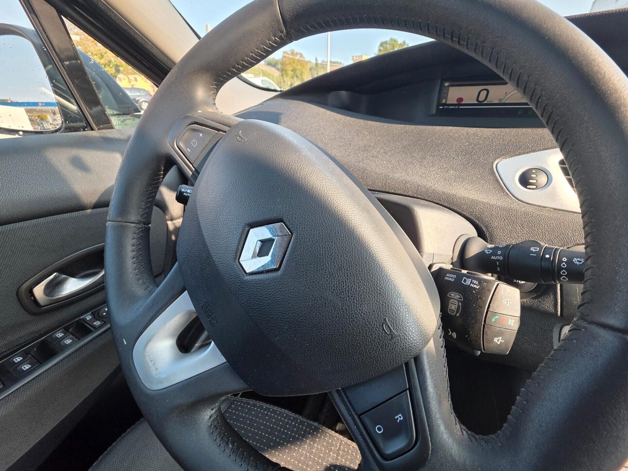 Renault Scenic Scénic X-Mod Terza Serie 1.5 dCi 110CV Luxe,sensori, retrocamera,navigatore,clima,bizona,freno elettronico