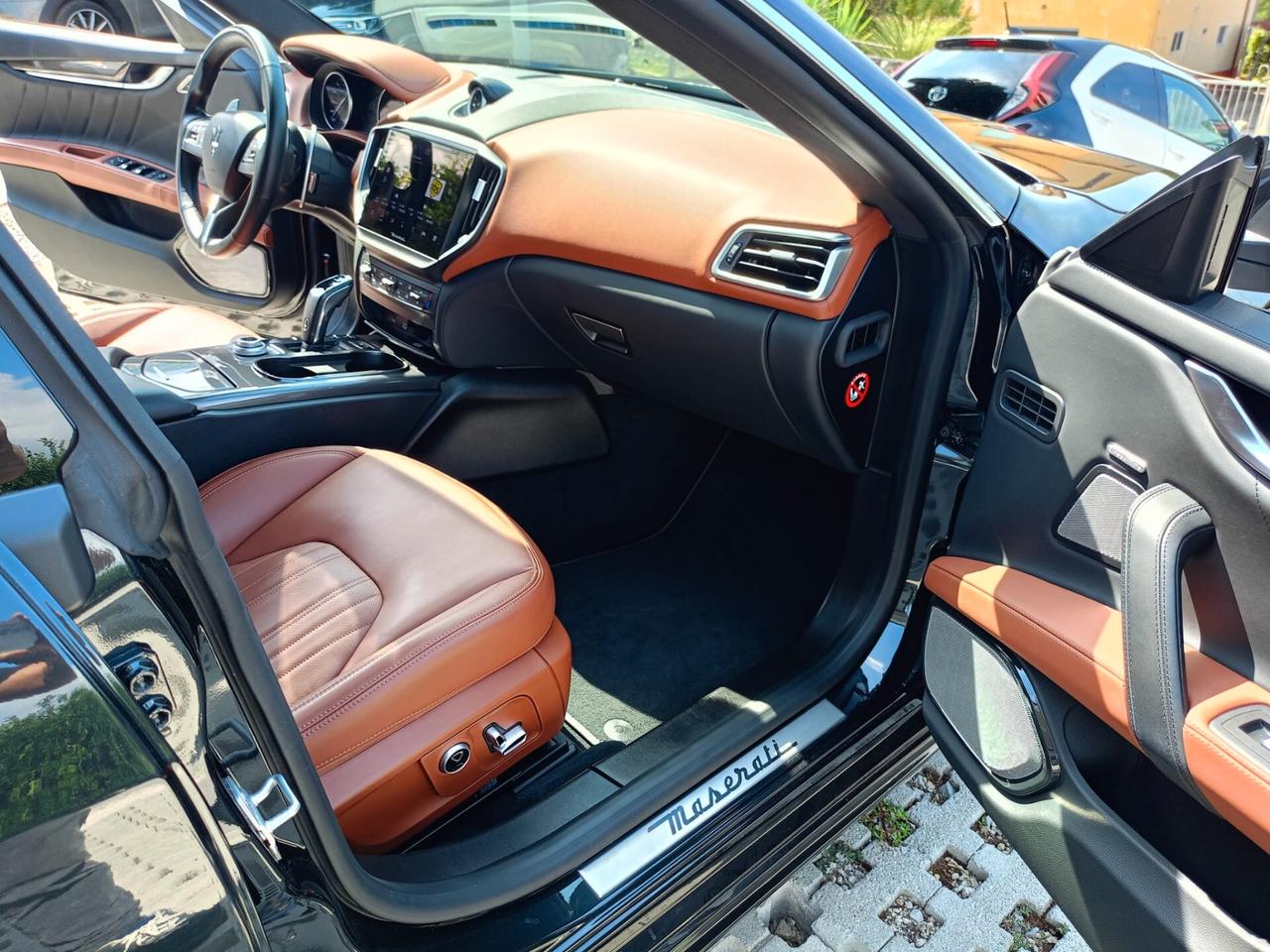 Maserati Ghibli 330 CV MHEV GT