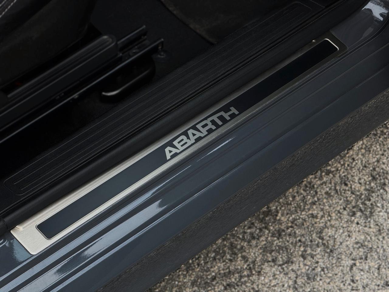 Abarth 595 1.4 T-Jet Competizione 180CV MTA SABELT