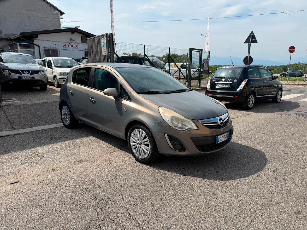 Opel Corsa 1.2 5 porte Cosmo