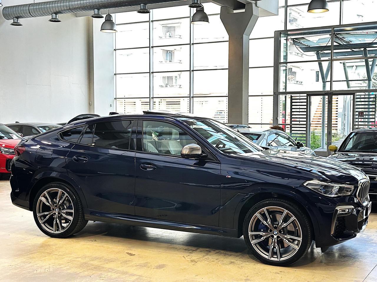 BMW X6 M 50d-Fari Laser-22"-Tetto-Camera 360-Individual-IVA
