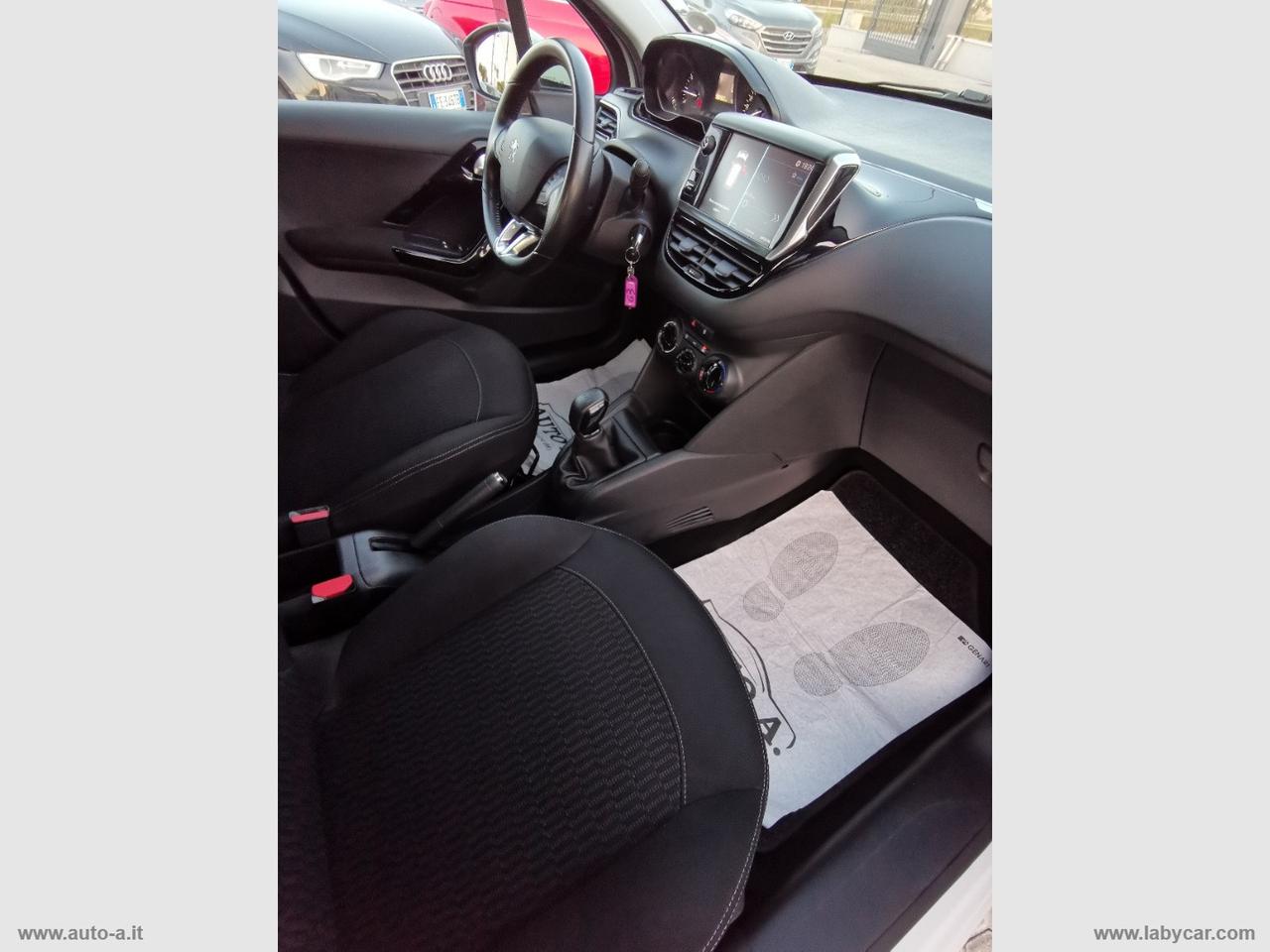 PEUGEOT 208 PureTech 82 5p. Allure
