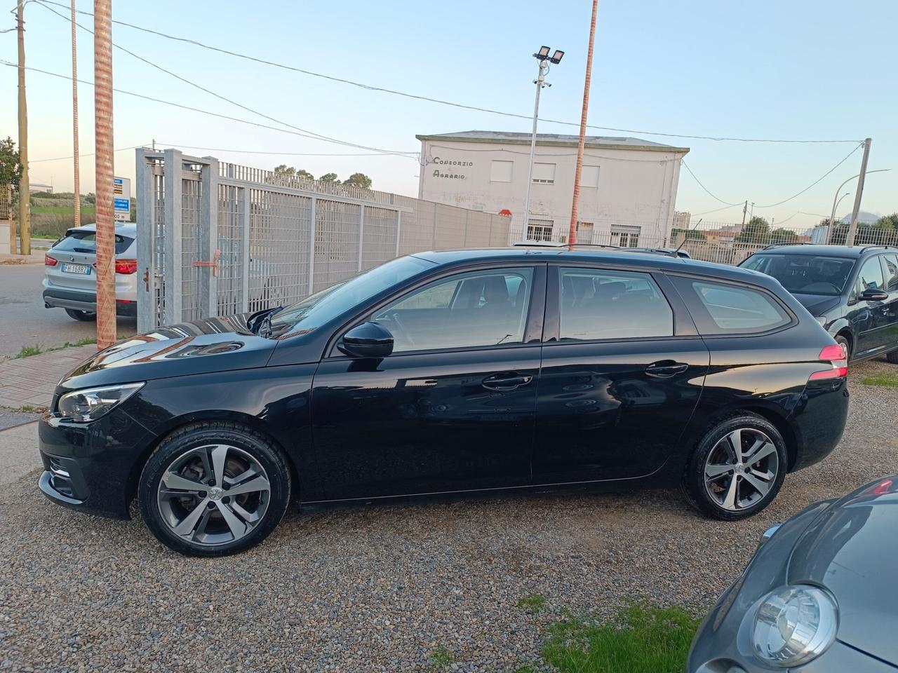 Peugeot 308 BlueHDi 130 S&S SW Allure