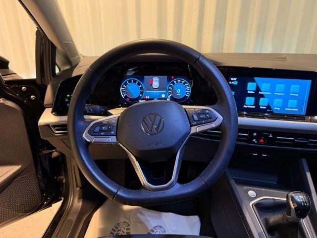 VOLKSWAGEN Golf 1.5 TSI Life LED GANCIO Panorama Navi ACC
