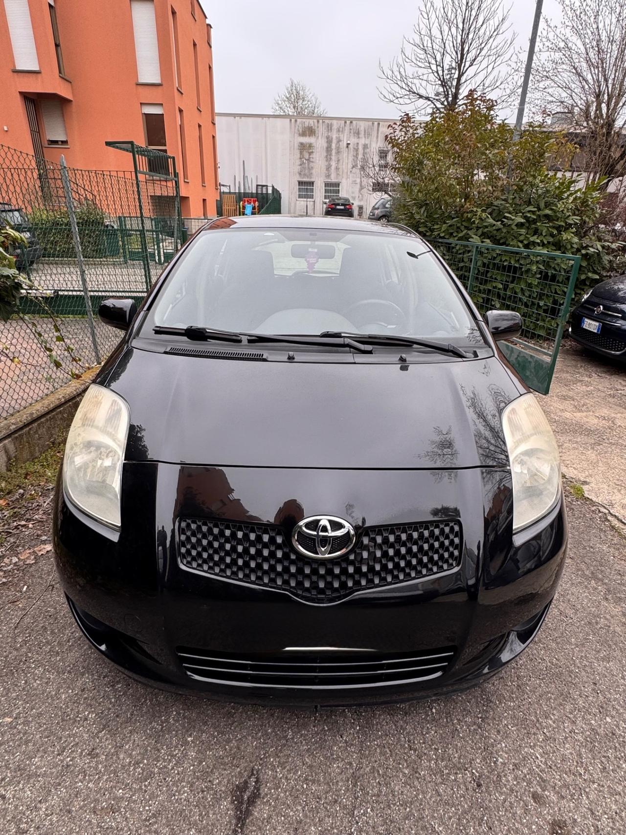 Toyota Yaris 1.3 5 porte