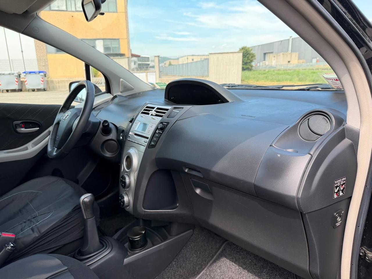 Toyota Yaris 1.0 5p Sol 130000 km
