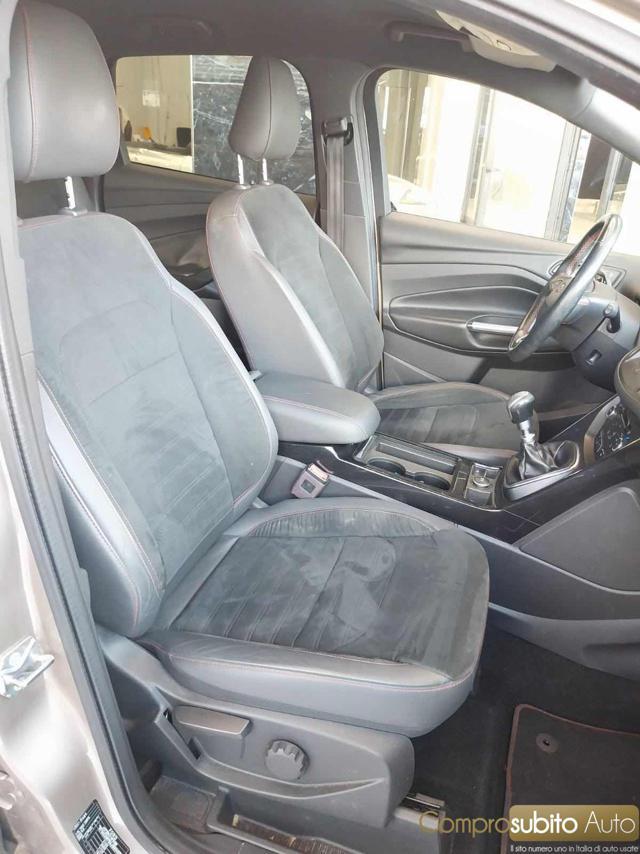 FORD Kuga 1.5 TDCI 120 CV S&S 2WD Powershift ST-Line