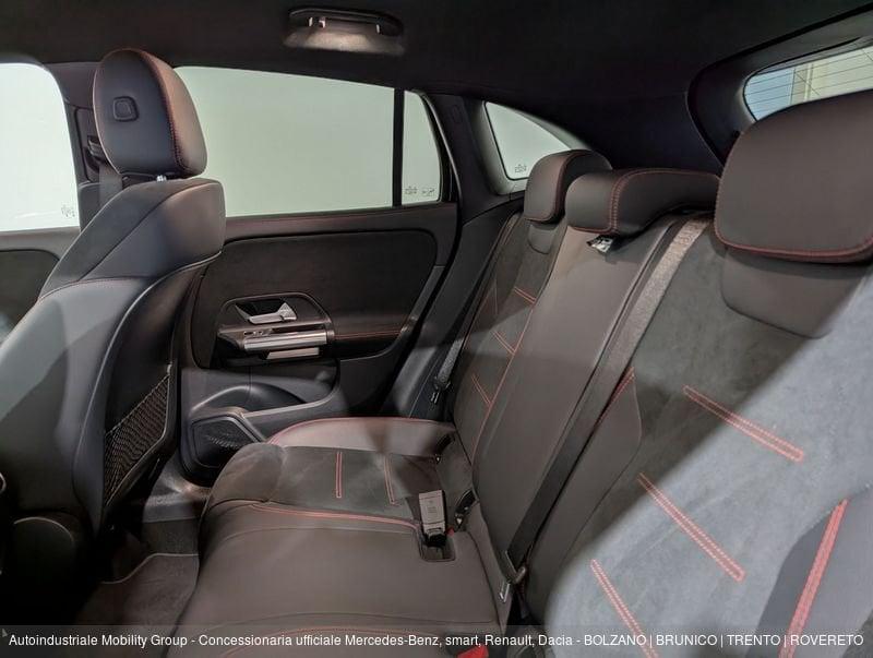 Mercedes-Benz GLA 200 D 4MATIC PREMIUM AUTOMATIC