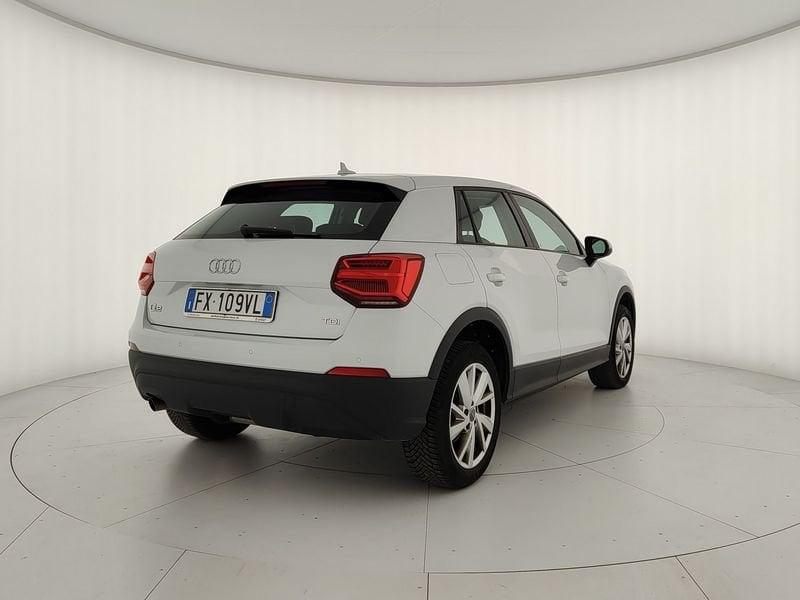 Audi Q2 1.6 TDI Business - FARI LED, PDC