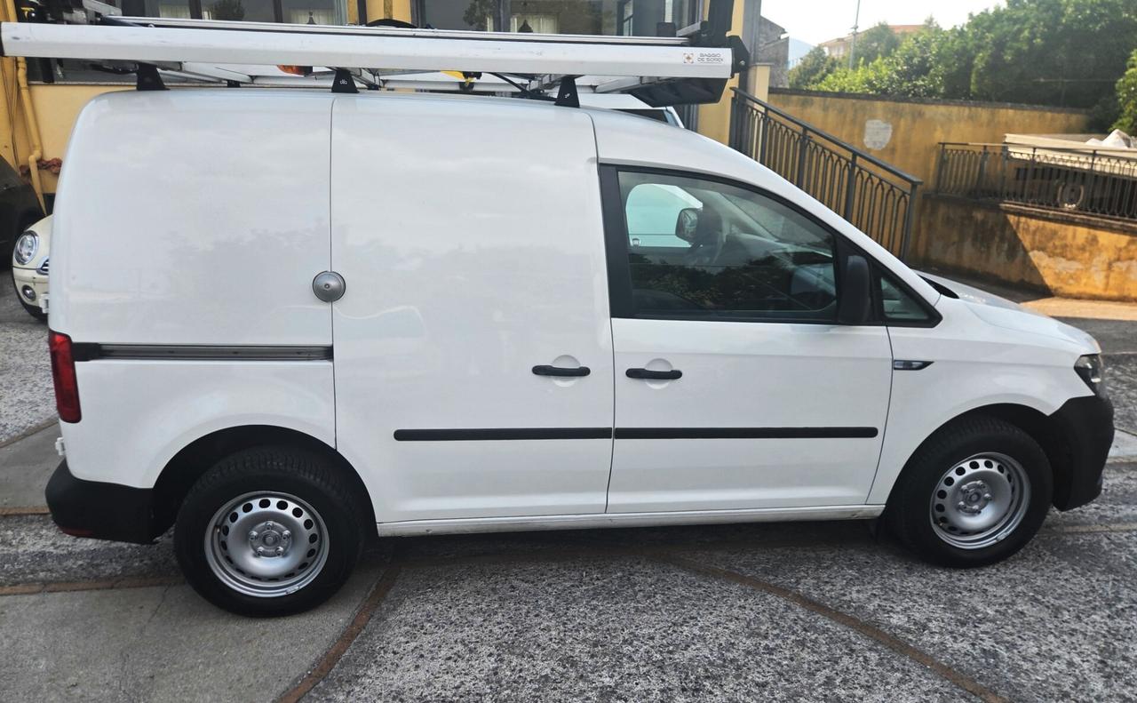 Volkswagen Caddy 4x4 2.0 TDI CON ATTREZZATURA