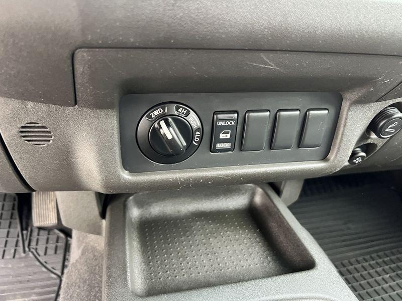 Nissan Navara Navara 2.5 dCi 4 porte Double Cab LE