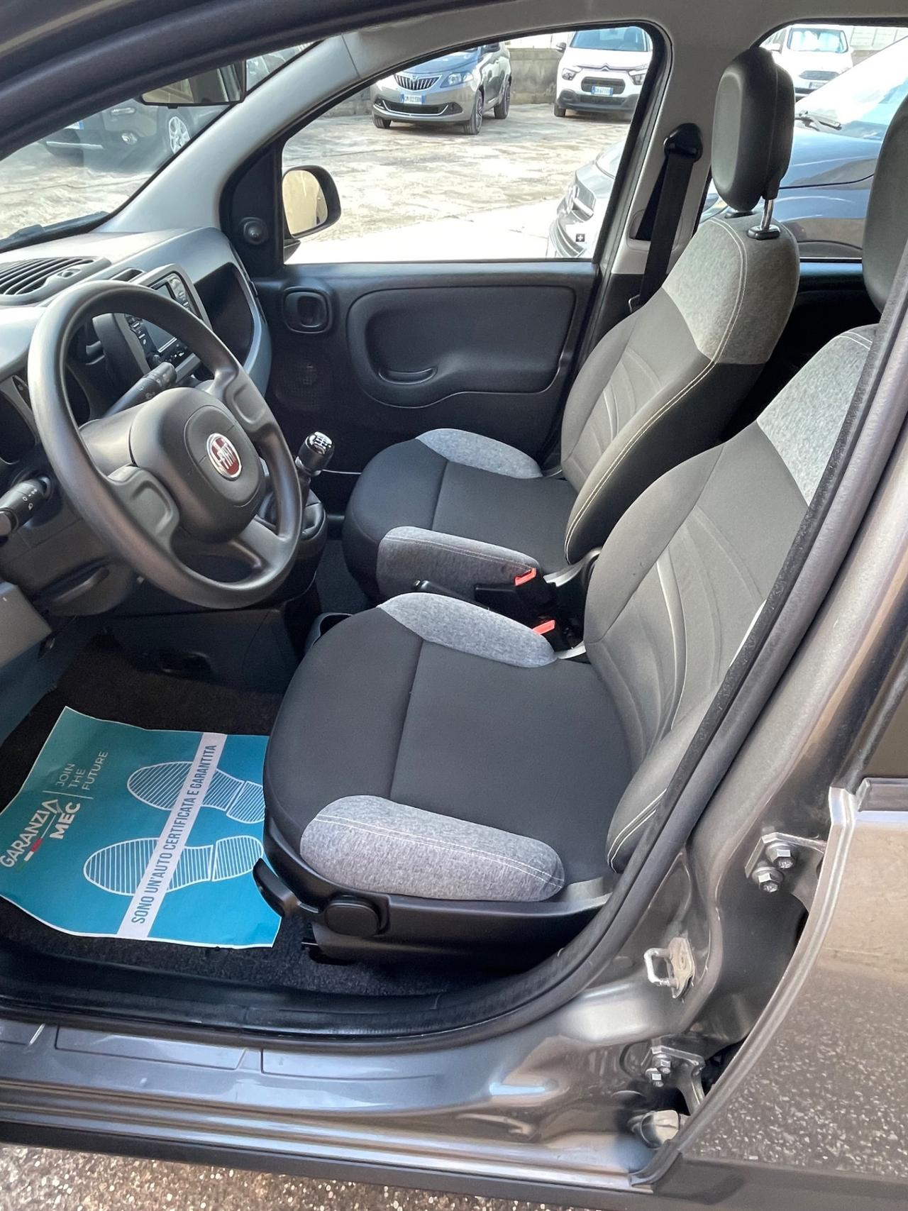 Fiat Panda 1.0 FireFly S&S Hybrid Garmin