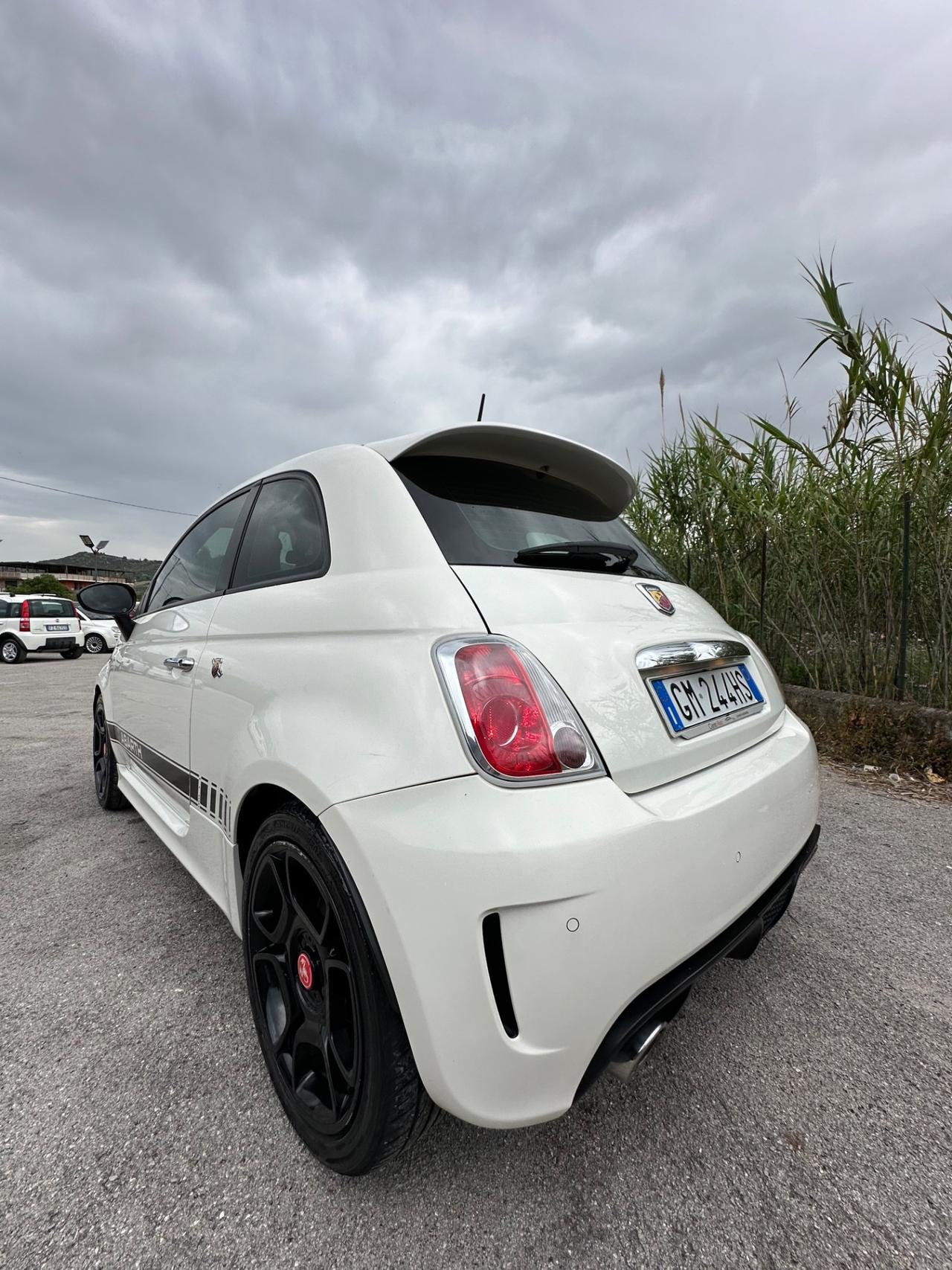 Abarth 500 1.4 Turbo T-Jet Custom