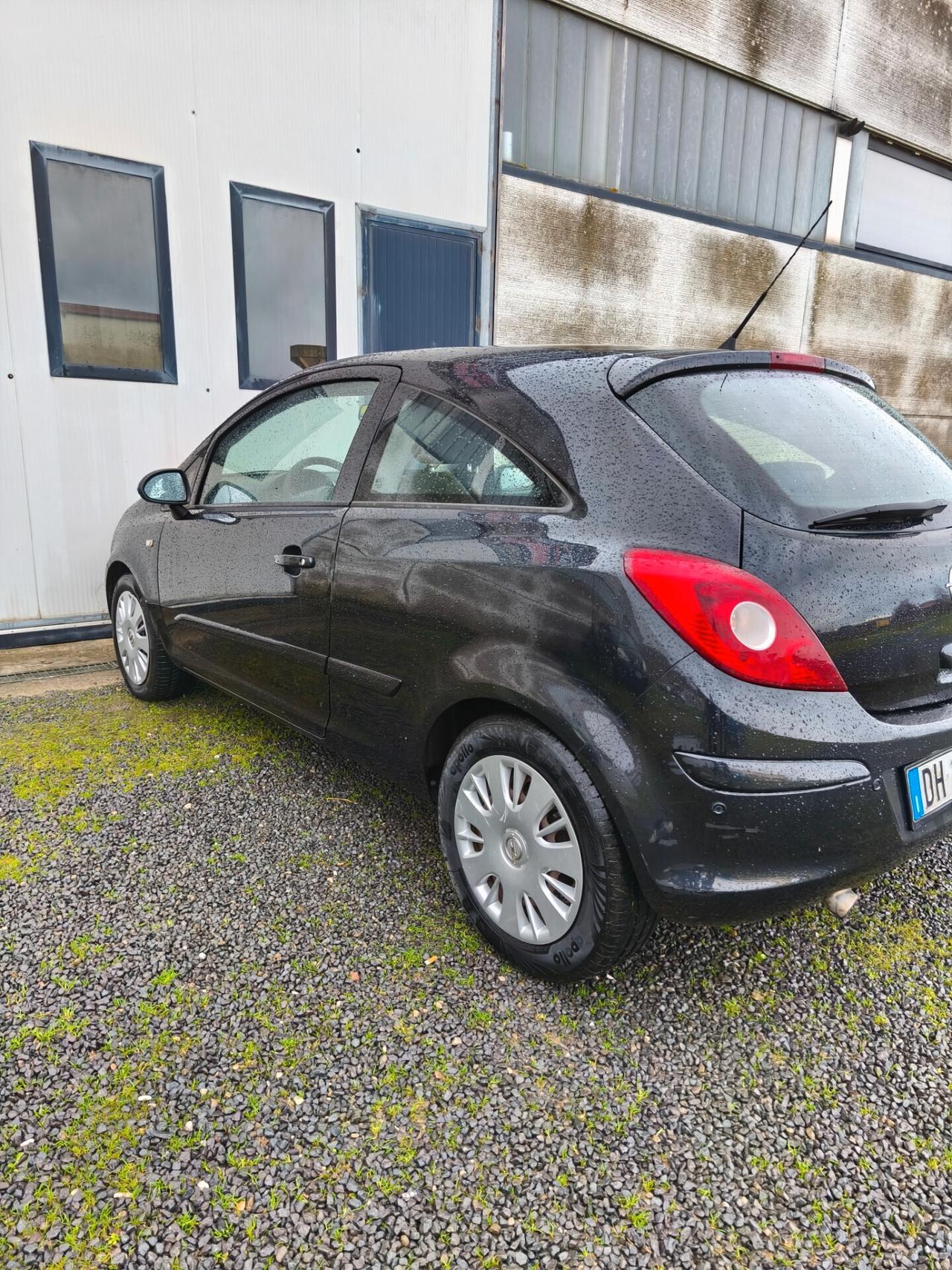 Opel Corsa 1.2 3 porte Enjoy