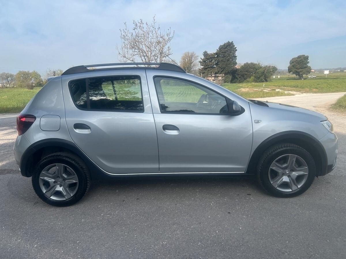 Dacia Sandero Stepway 1.0 TCe 100 CV ECO-G Comfort