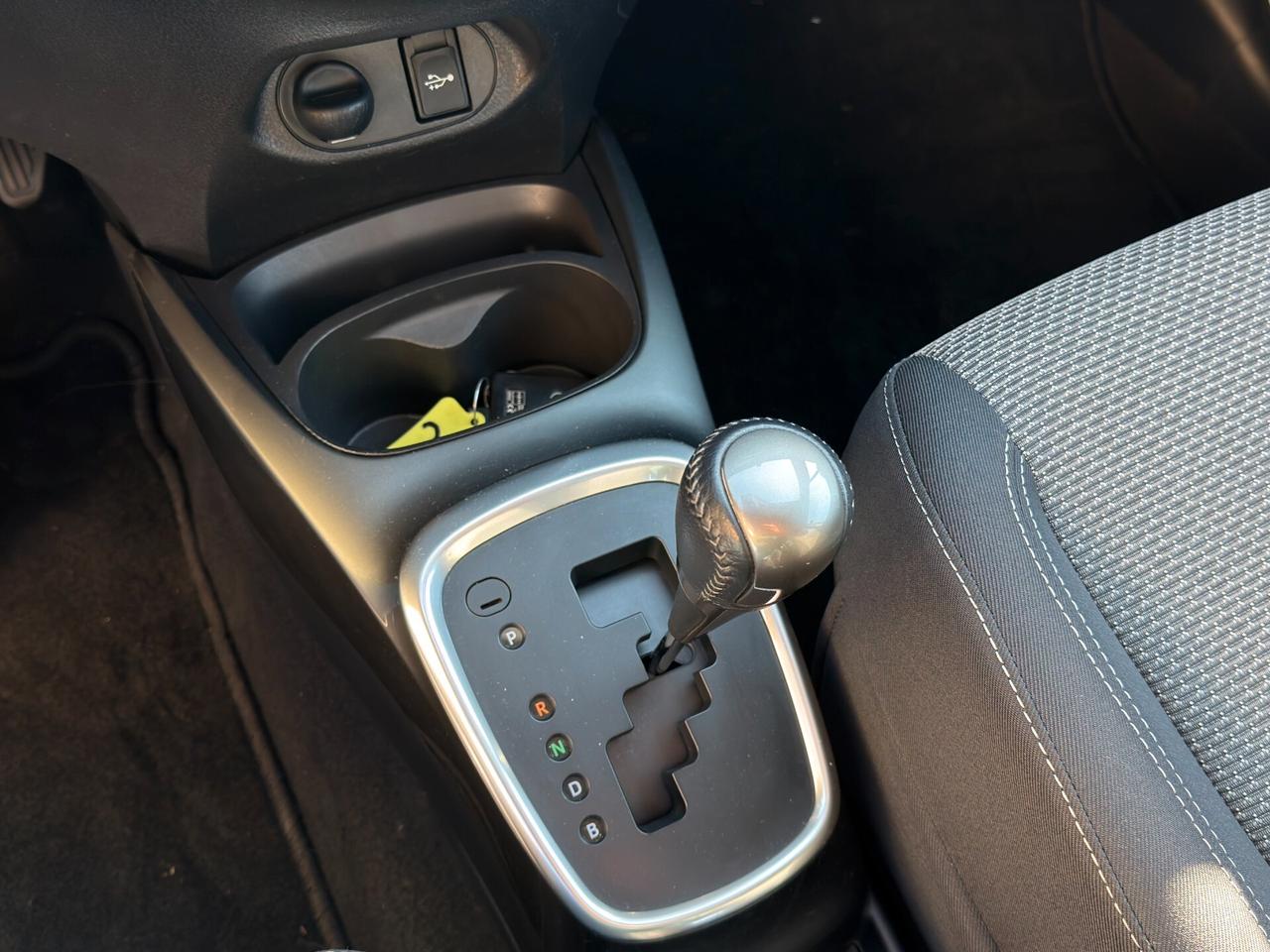 Toyota Yaris 2016 5p 1.5cc 75Cv Automatica