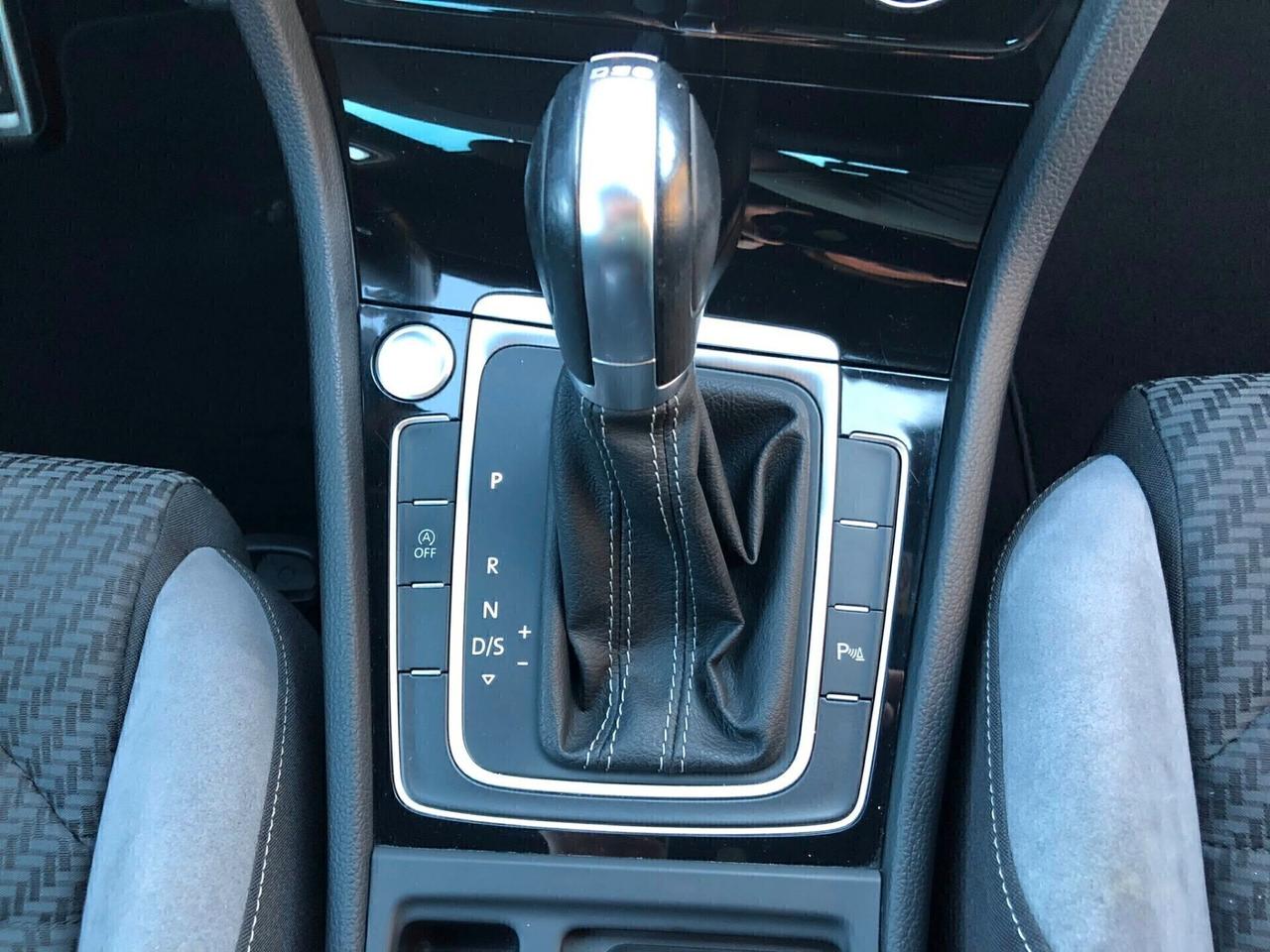 Volkswagen Golf 1.6 TDI 115 CV DSG r-line Sport 2018