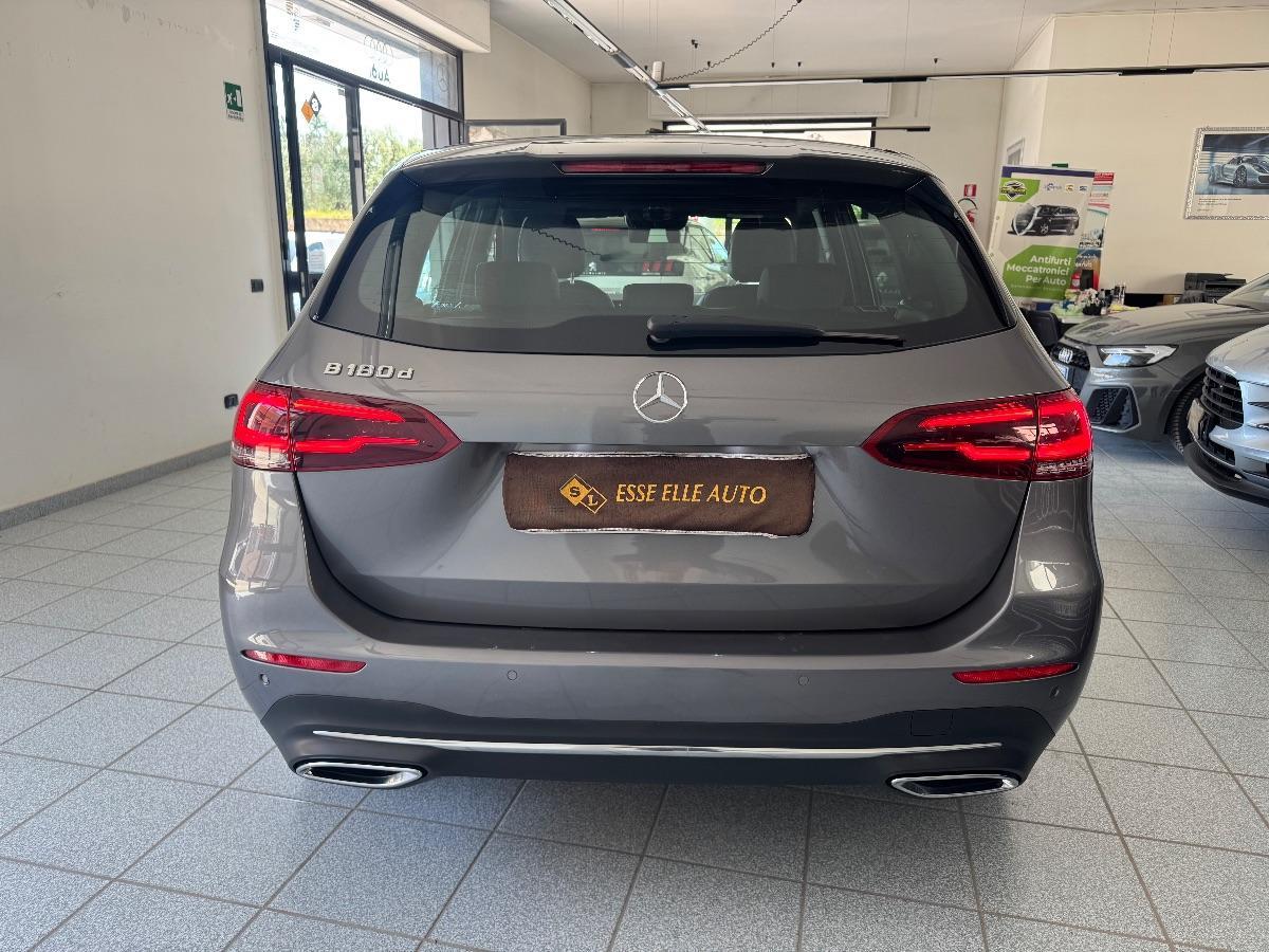 MERCEDES B180 d Automatic Sport BURMESTER/ LUCI AMBIENT/ PELLE/ LED