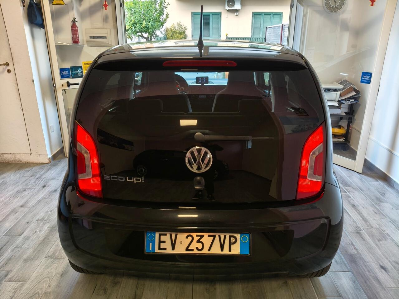 VOLKSWAGEN UP 1000 A METANO FULL OPTIONAL