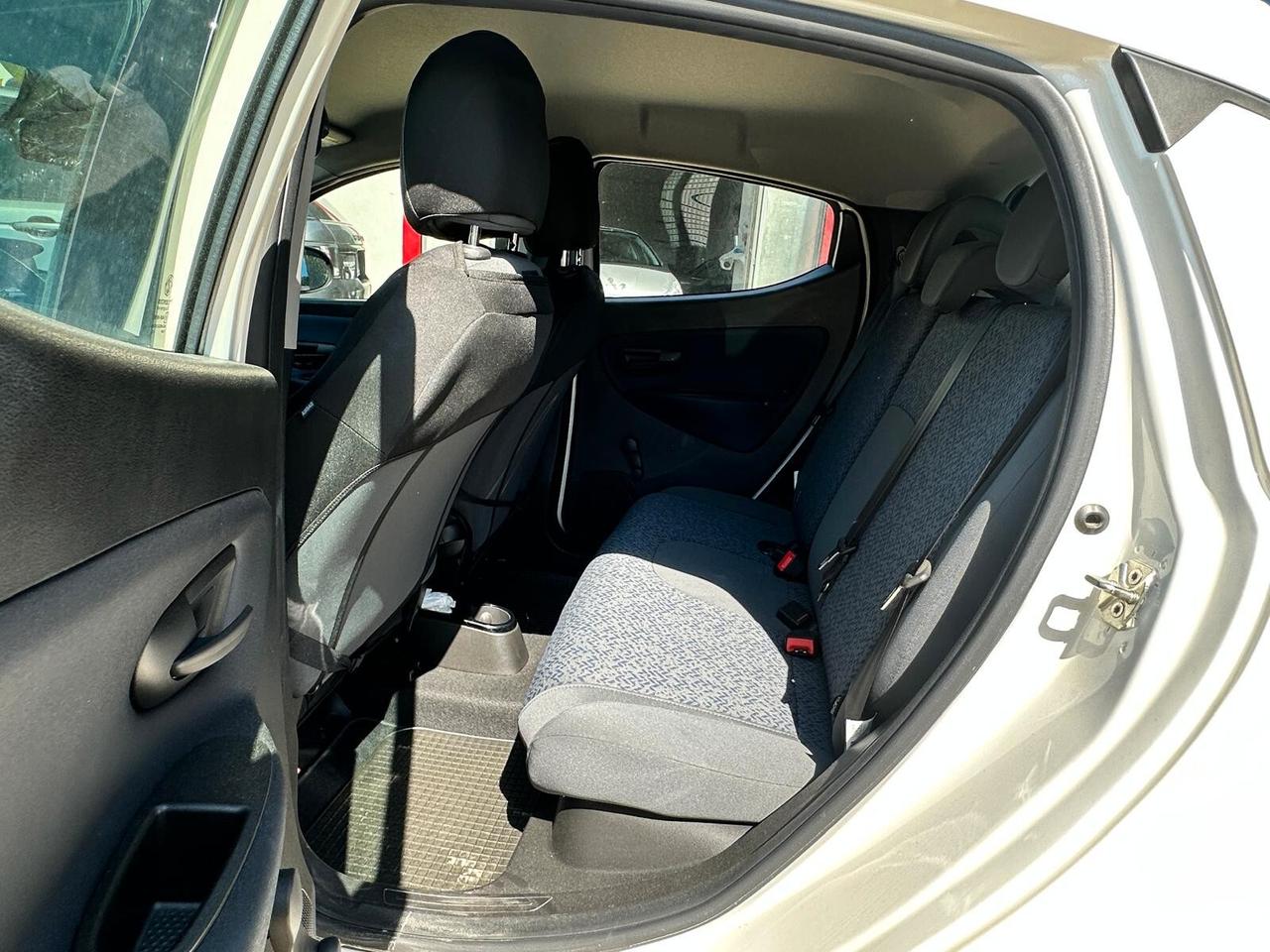 Lancia Ypsilon 1.0 FireFly 5 porte S&S Hybrid Gold